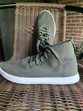 Allbirds Men's Olive Green Knit Lace-Up Sneakers size 9 breathable washable easy